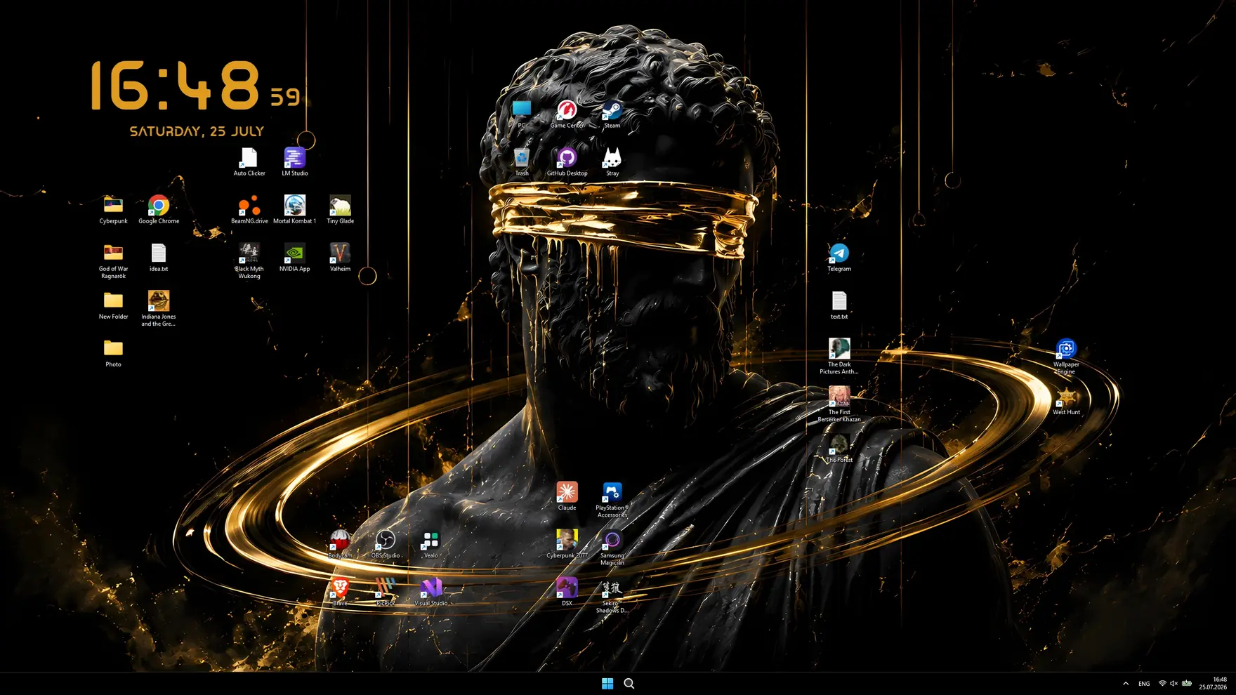 Cluttered Windows desktop